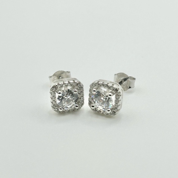 Stirling Silver Stud Earrings Moissanite Zircon-New - Picture 6 of 6